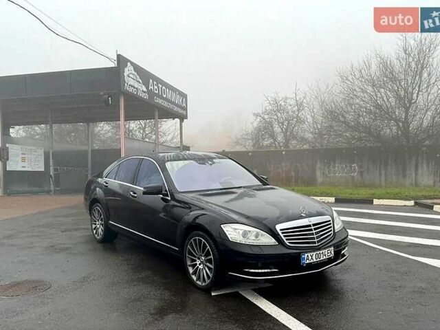 Чорний Мерседес С Клас, об'ємом двигуна 5.5 л та пробігом 286 тис. км за 15000 $, фото 6 на Automoto.ua