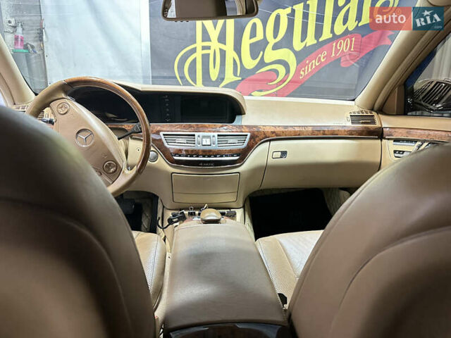 Черный Мерседес С Класс, объемом двигателя 5.5 л и пробегом 255 тыс. км за 12500 $, фото 32 на Automoto.ua