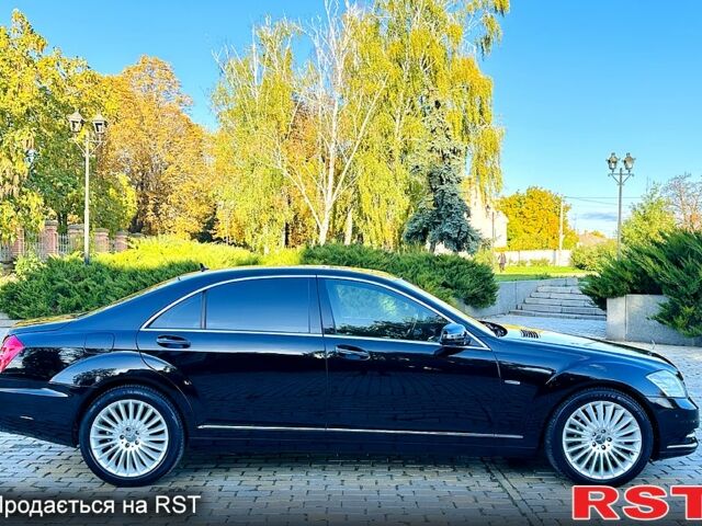 Чорний Мерседес С Клас, об'ємом двигуна 3 л та пробігом 347 тис. км за 14500 $, фото 2 на Automoto.ua