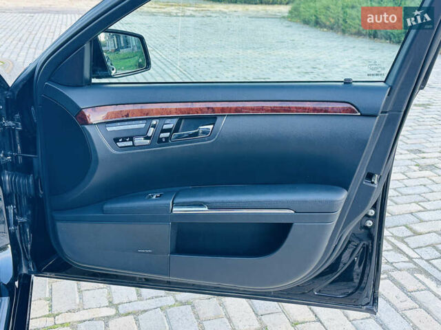 Черный Мерседес С Класс, объемом двигателя 2.99 л и пробегом 347 тыс. км за 13500 $, фото 24 на Automoto.ua