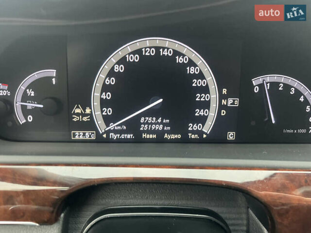 Чорний Мерседес С Клас, об'ємом двигуна 5.46 л та пробігом 252 тис. км за 17500 $, фото 19 на Automoto.ua