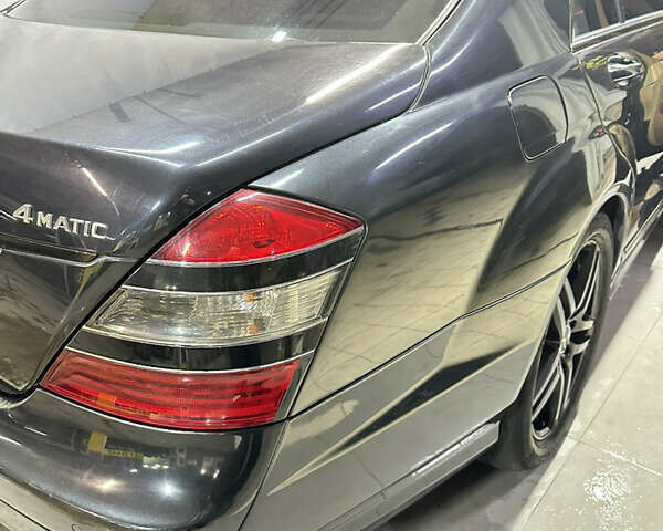 Черный Мерседес С Класс, объемом двигателя 5.5 л и пробегом 255 тыс. км за 12500 $, фото 13 на Automoto.ua