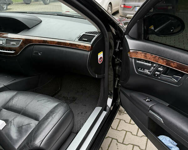 Черный Мерседес С Класс, объемом двигателя 3 л и пробегом 295 тыс. км за 12999 $, фото 15 на Automoto.ua