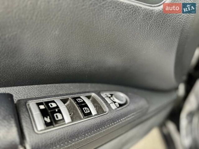 Чорний Мерседес С Клас, об'ємом двигуна 3.5 л та пробігом 176 тис. км за 10999 $, фото 16 на Automoto.ua