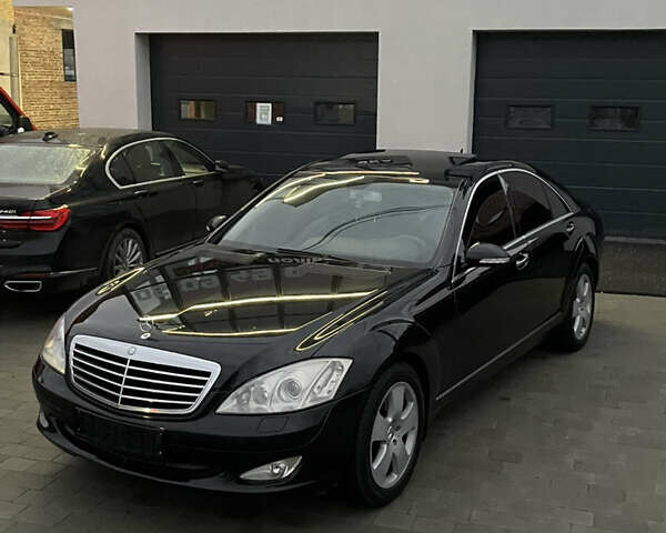 Черный Мерседес С Класс, объемом двигателя 3 л и пробегом 293 тыс. км за 9999 $, фото 4 на Automoto.ua