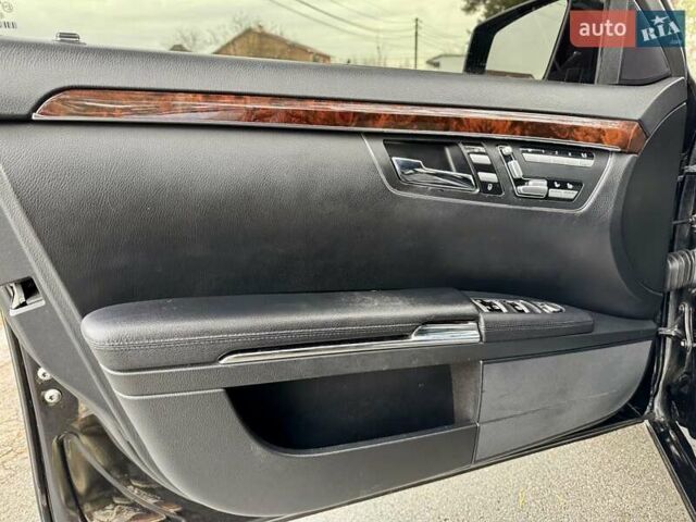 Черный Мерседес С Класс, объемом двигателя 3.5 л и пробегом 176 тыс. км за 11999 $, фото 14 на Automoto.ua