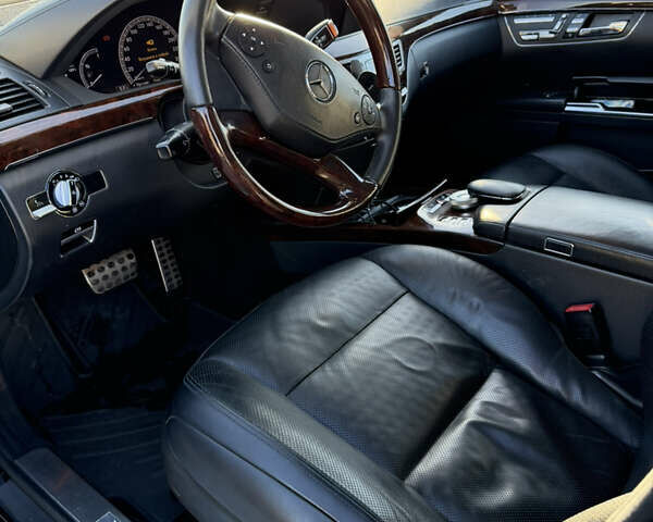 Чорний Мерседес С Клас, об'ємом двигуна 5.46 л та пробігом 300 тис. км за 15200 $, фото 12 на Automoto.ua