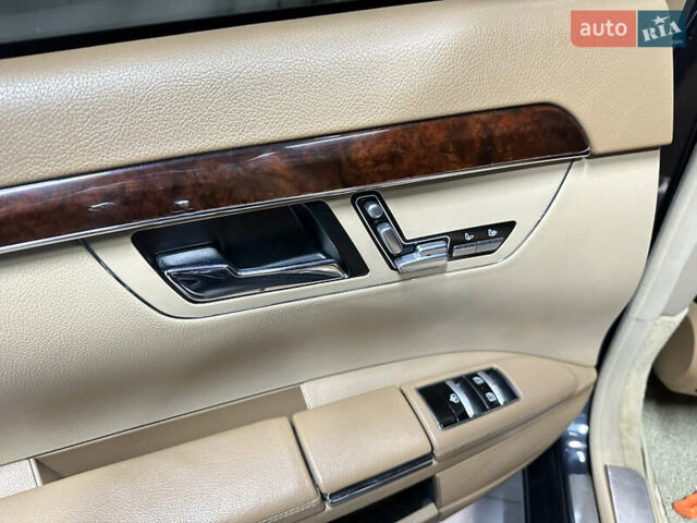 Черный Мерседес С Класс, объемом двигателя 5.5 л и пробегом 255 тыс. км за 12500 $, фото 25 на Automoto.ua