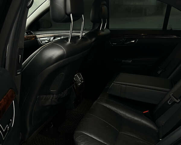 Черный Мерседес С Класс, объемом двигателя 2.99 л и пробегом 295 тыс. км за 14500 $, фото 15 на Automoto.ua