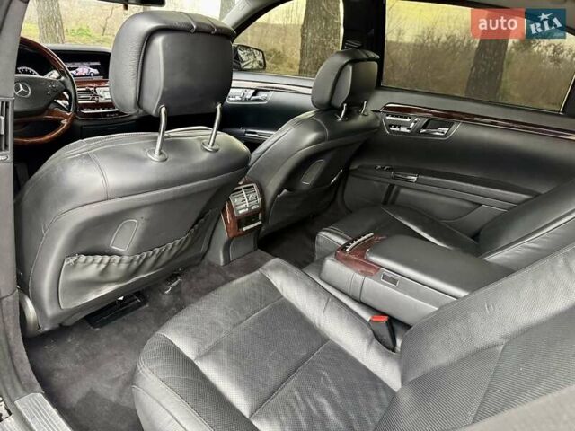Черный Мерседес С Класс, объемом двигателя 3.5 л и пробегом 176 тыс. км за 11499 $, фото 29 на Automoto.ua