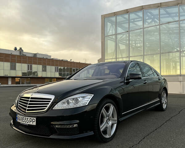 Черный Мерседес С Класс, объемом двигателя 5.5 л и пробегом 170 тыс. км за 17000 $, фото 50 на Automoto.ua