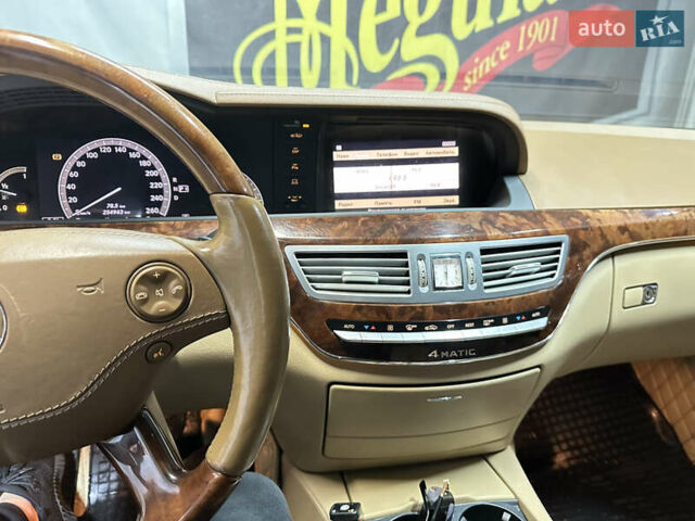 Черный Мерседес С Класс, объемом двигателя 5.5 л и пробегом 255 тыс. км за 12500 $, фото 33 на Automoto.ua