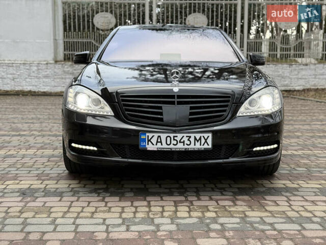 Черный Мерседес С Класс, объемом двигателя 3 л и пробегом 210 тыс. км за 17999 $, фото 3 на Automoto.ua