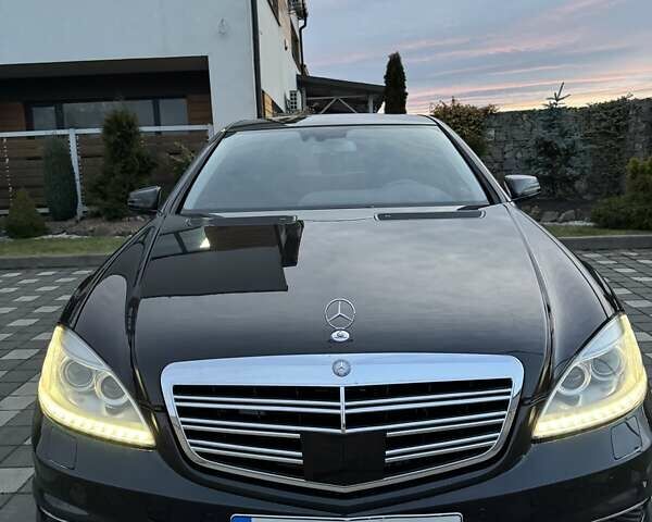 Черный Мерседес С Класс, объемом двигателя 2.99 л и пробегом 254 тыс. км за 13900 $, фото 64 на Automoto.ua