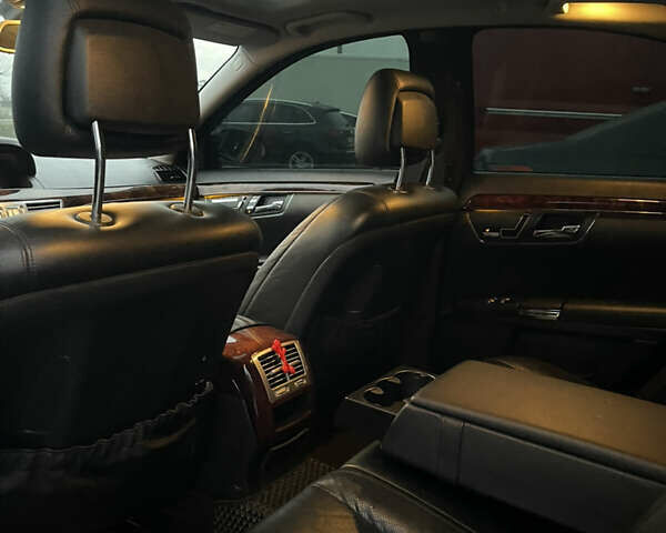 Черный Мерседес С Класс, объемом двигателя 3 л и пробегом 293 тыс. км за 9999 $, фото 15 на Automoto.ua