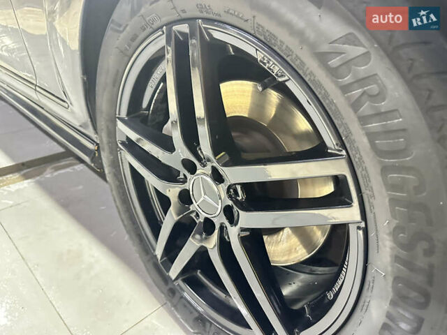 Черный Мерседес С Класс, объемом двигателя 5.5 л и пробегом 255 тыс. км за 12500 $, фото 15 на Automoto.ua