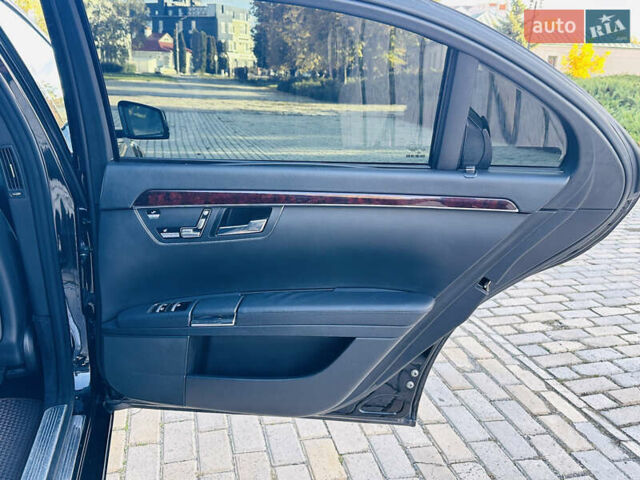 Черный Мерседес С Класс, объемом двигателя 2.99 л и пробегом 347 тыс. км за 13500 $, фото 18 на Automoto.ua