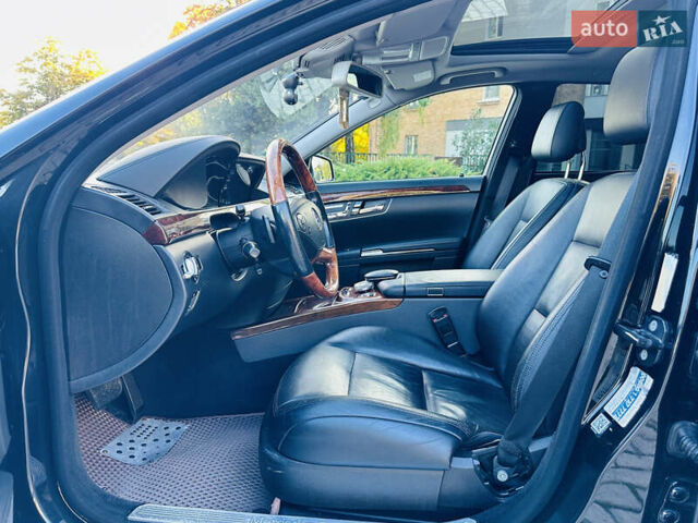 Черный Мерседес С Класс, объемом двигателя 2.99 л и пробегом 347 тыс. км за 13500 $, фото 13 на Automoto.ua