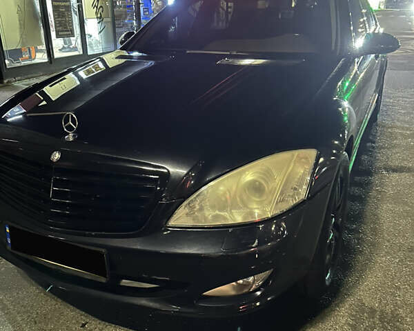 Черный Мерседес С Класс, объемом двигателя 5.5 л и пробегом 255 тыс. км за 12500 $, фото 3 на Automoto.ua