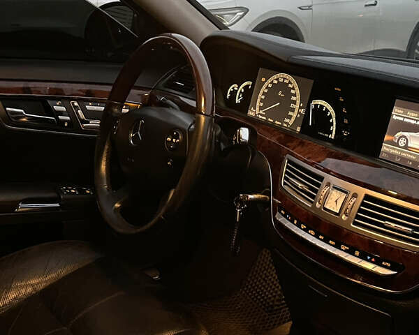 Черный Мерседес С Класс, объемом двигателя 3 л и пробегом 293 тыс. км за 9999 $, фото 10 на Automoto.ua