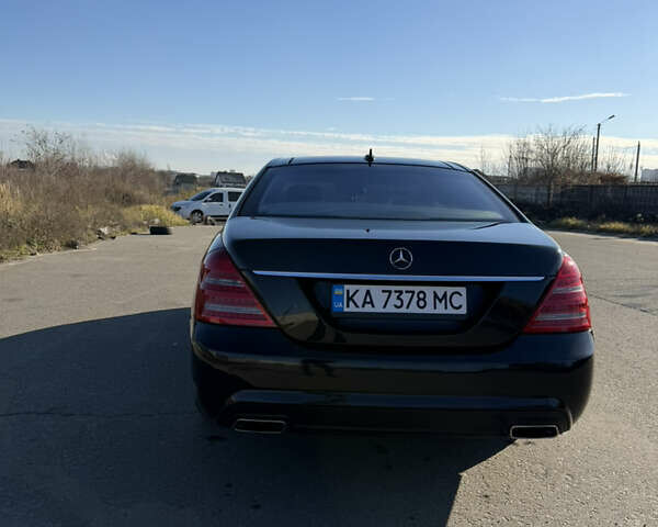 Чорний Мерседес С Клас, об'ємом двигуна 5.46 л та пробігом 300 тис. км за 15200 $, фото 3 на Automoto.ua