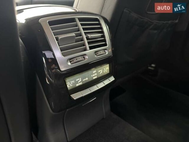 Чорний Мерседес С Клас, об'ємом двигуна 5.51 л та пробігом 190 тис. км за 22000 $, фото 19 на Automoto.ua