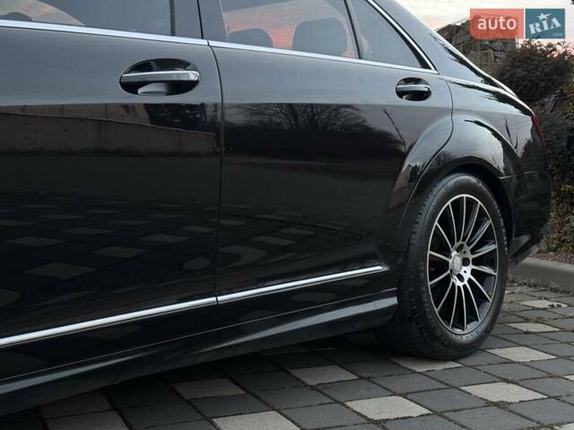 Черный Мерседес С Класс, объемом двигателя 2.99 л и пробегом 254 тыс. км за 13900 $, фото 24 на Automoto.ua