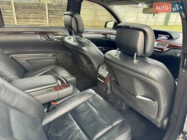 Черный Мерседес С Класс, объемом двигателя 3.5 л и пробегом 176 тыс. км за 11999 $, фото 34 на Automoto.ua