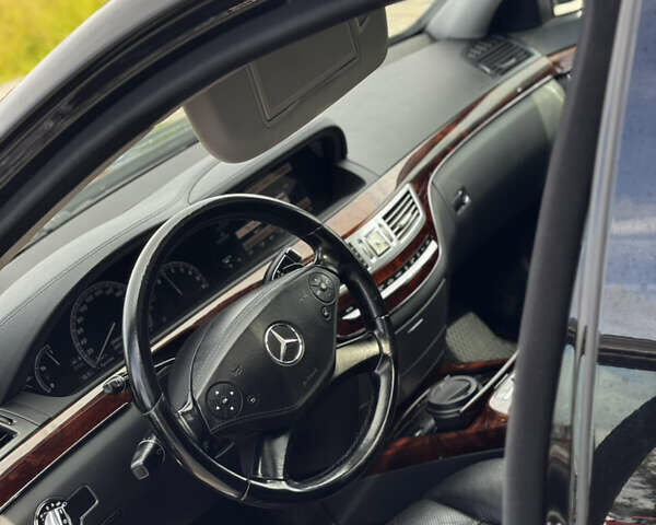 Черный Мерседес С Класс, объемом двигателя 2.99 л и пробегом 370 тыс. км за 14750 $, фото 6 на Automoto.ua