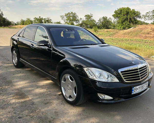 Черный Мерседес С Класс, объемом двигателя 0 л и пробегом 300 тыс. км за 18500 $, фото 1 на Automoto.ua