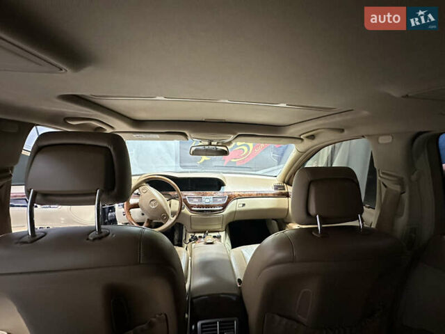 Черный Мерседес С Класс, объемом двигателя 5.5 л и пробегом 255 тыс. км за 12500 $, фото 31 на Automoto.ua