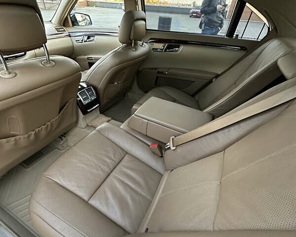 Черный Мерседес С Класс, объемом двигателя 5.5 л и пробегом 170 тыс. км за 17000 $, фото 30 на Automoto.ua