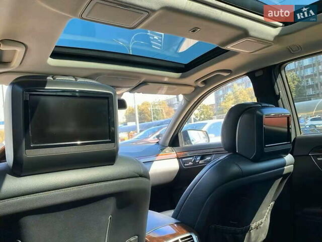 Черный Мерседес С Класс, объемом двигателя 5.5 л и пробегом 234 тыс. км за 15900 $, фото 29 на Automoto.ua