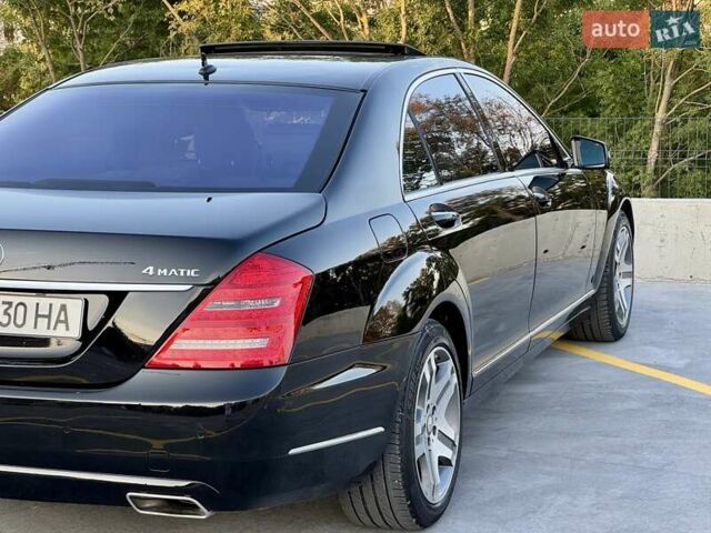 Черный Мерседес С Класс, объемом двигателя 5.5 л и пробегом 370 тыс. км за 13990 $, фото 6 на Automoto.ua
