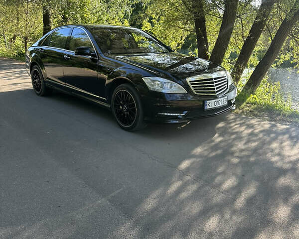 Чорний Мерседес С Клас, об'ємом двигуна 5.5 л та пробігом 155 тис. км за 17000 $, фото 10 на Automoto.ua
