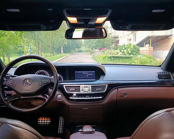 Черный Мерседес С Класс, объемом двигателя 5.5 л и пробегом 299 тыс. км за 11999 $, фото 15 на Automoto.ua