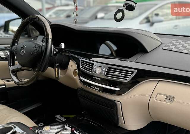 Черный Мерседес С Класс, объемом двигателя 5.46 л и пробегом 250 тыс. км за 26000 $, фото 20 на Automoto.ua