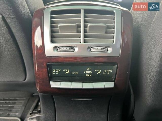 Черный Мерседес С Класс, объемом двигателя 5.46 л и пробегом 312 тыс. км за 19990 $, фото 25 на Automoto.ua