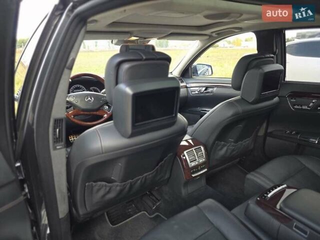 Чорний Мерседес С Клас, об'ємом двигуна 5.5 л та пробігом 212 тис. км за 14900 $, фото 35 на Automoto.ua