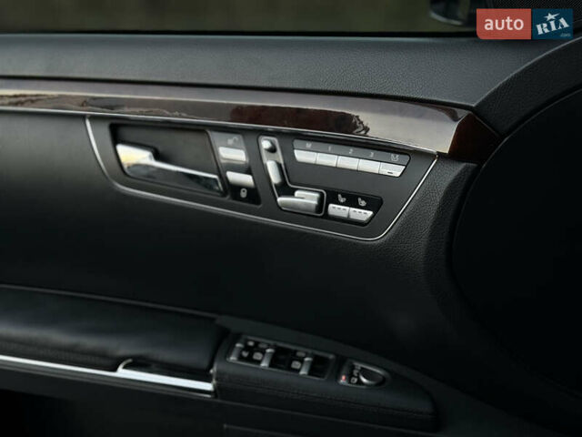 Черный Мерседес С Класс, объемом двигателя 3 л и пробегом 279 тыс. км за 18499 $, фото 75 на Automoto.ua