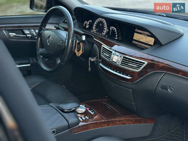 Черный Мерседес С Класс, объемом двигателя 3 л и пробегом 279 тыс. км за 18499 $, фото 52 на Automoto.ua