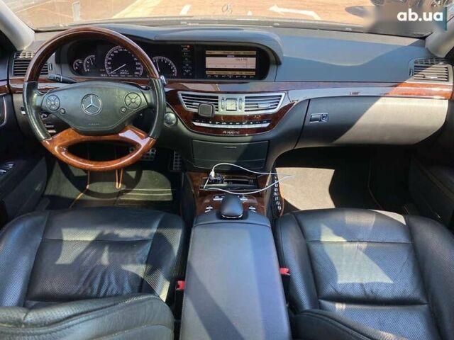 Чорний Мерседес С Клас, об'ємом двигуна 5.5 л та пробігом 234 тис. км за 17900 $, фото 15 на Automoto.ua