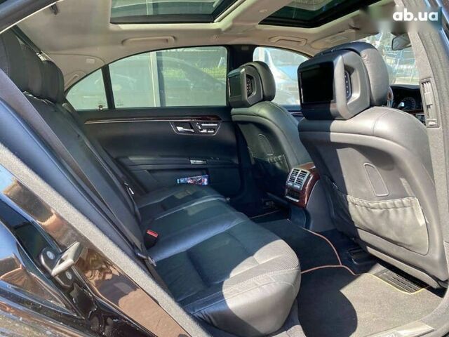 Чорний Мерседес С Клас, об'ємом двигуна 5.5 л та пробігом 234 тис. км за 17900 $, фото 12 на Automoto.ua