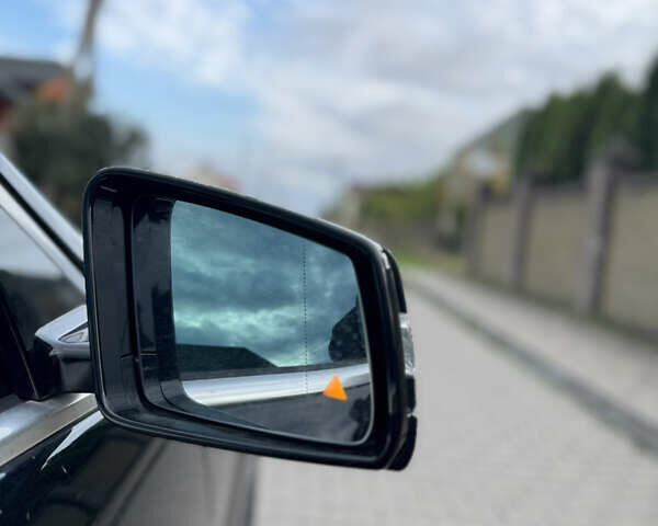 Черный Мерседес С Класс, объемом двигателя 5.46 л и пробегом 228 тыс. км за 14950 $, фото 17 на Automoto.ua