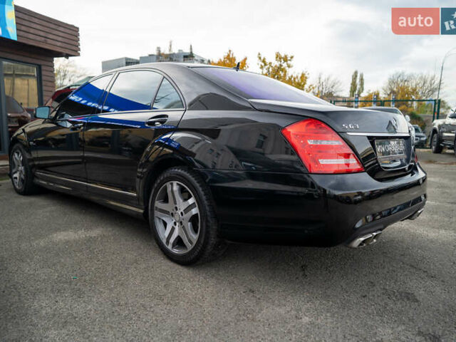 Чорний Мерседес С Клас, об'ємом двигуна 5.46 л та пробігом 288 тис. км за 18500 $, фото 11 на Automoto.ua