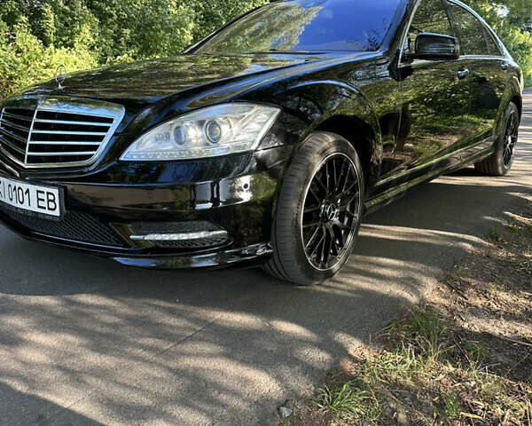 Чорний Мерседес С Клас, об'ємом двигуна 5.5 л та пробігом 155 тис. км за 17000 $, фото 17 на Automoto.ua