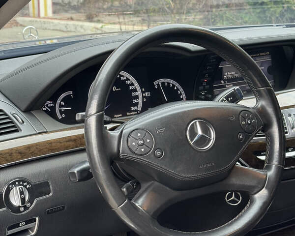 Черный Мерседес С Класс, объемом двигателя 5.46 л и пробегом 333 тыс. км за 14999 $, фото 17 на Automoto.ua