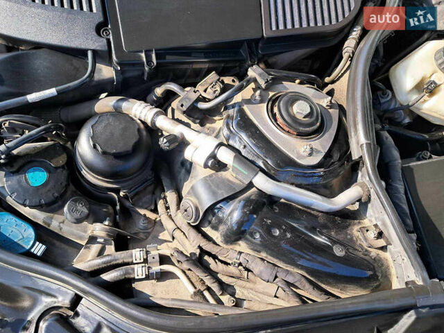 Черный Мерседес С Класс, объемом двигателя 5.5 л и пробегом 156 тыс. км за 22000 $, фото 26 на Automoto.ua