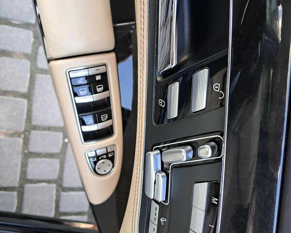 Черный Мерседес С Класс, объемом двигателя 5.5 л и пробегом 156 тыс. км за 22000 $, фото 30 на Automoto.ua