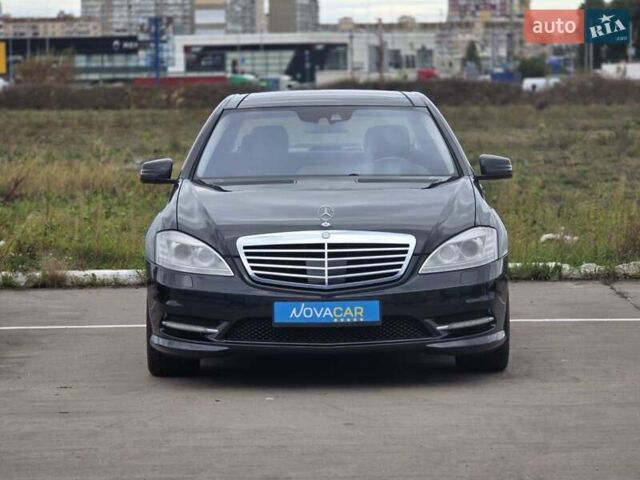 Чорний Мерседес С Клас, об'ємом двигуна 5.5 л та пробігом 212 тис. км за 14900 $, фото 1 на Automoto.ua